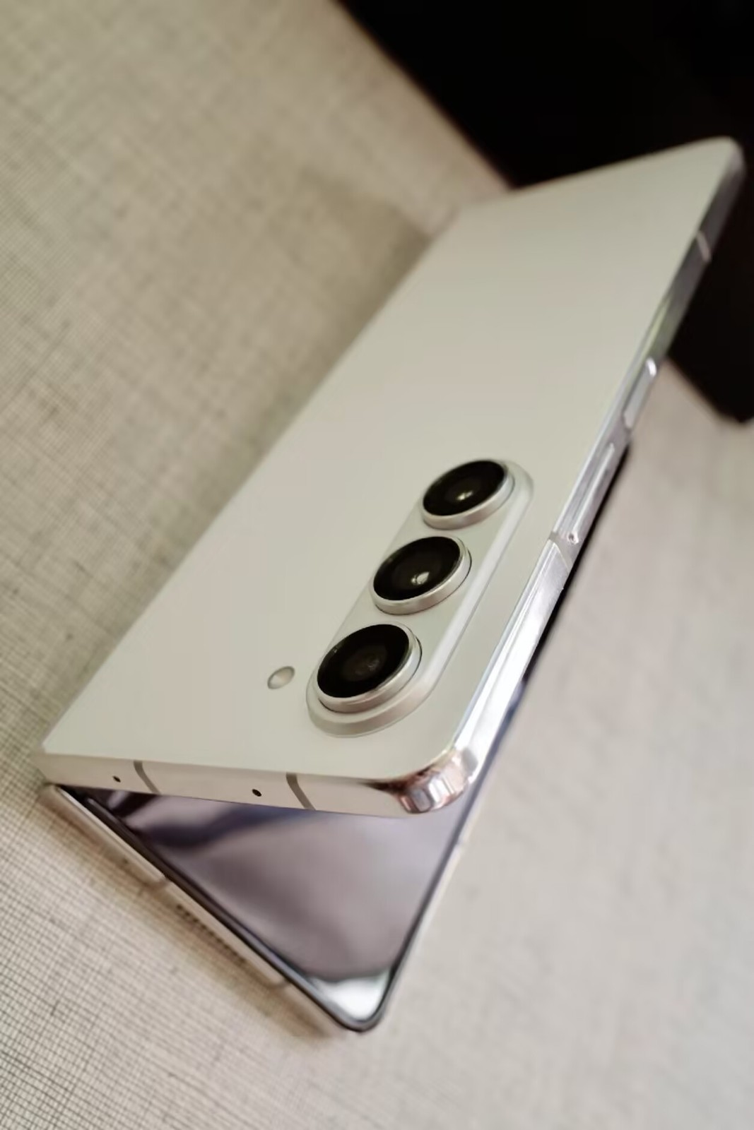 Global Samsung Galaxy Z Fold5 5G 7.6" 50MP Snapdragon 8 Gen 2 4400mAh Android 13 Color Random color Storage Capacity 12+512GB - Image 9