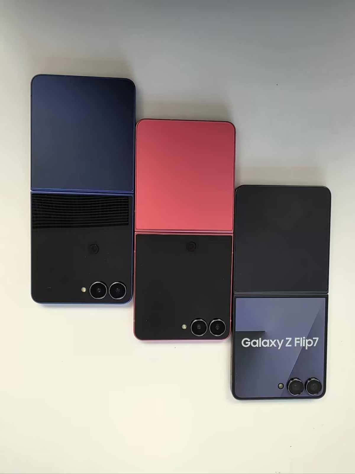Global Samsung Galaxy Z Flip7 5G 6.9" 50MP Exynos 2500 4300mAh Android Google Color Random color Storage Capacity 12+512GB - Image 5