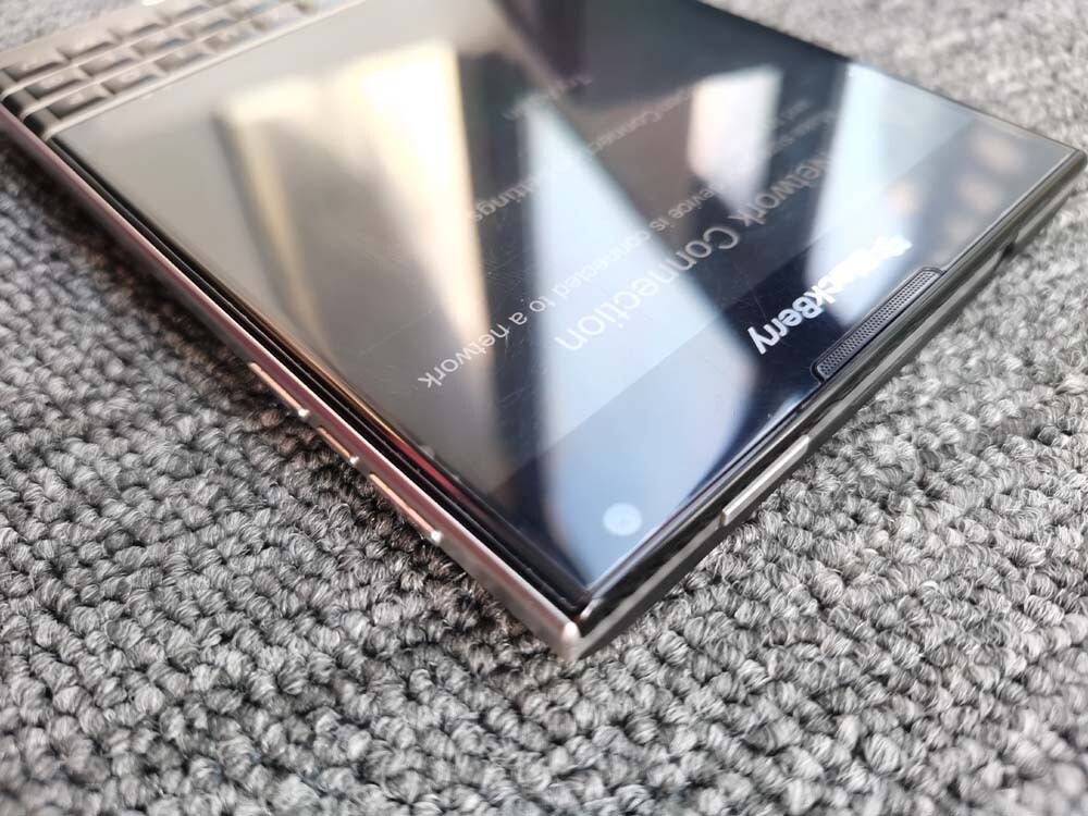 BlackBerry Passport Q30 32GB 13MP QWERTY Keyboard Cellphone SQW100-1 Color White - Image 11