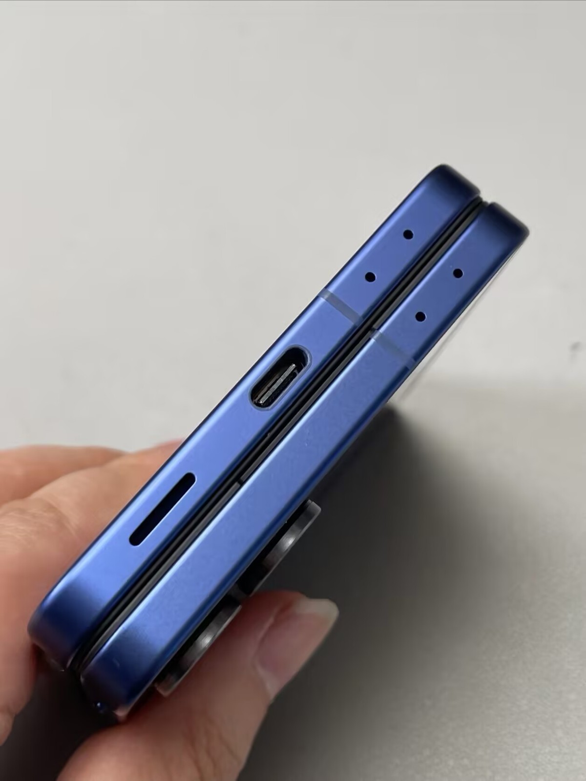 Global Samsung Galaxy Z Flip7 5G 6.9" 50MP Exynos 2500 4300mAh Android Google Color Random color Storage Capacity 12+512GB - Image 9