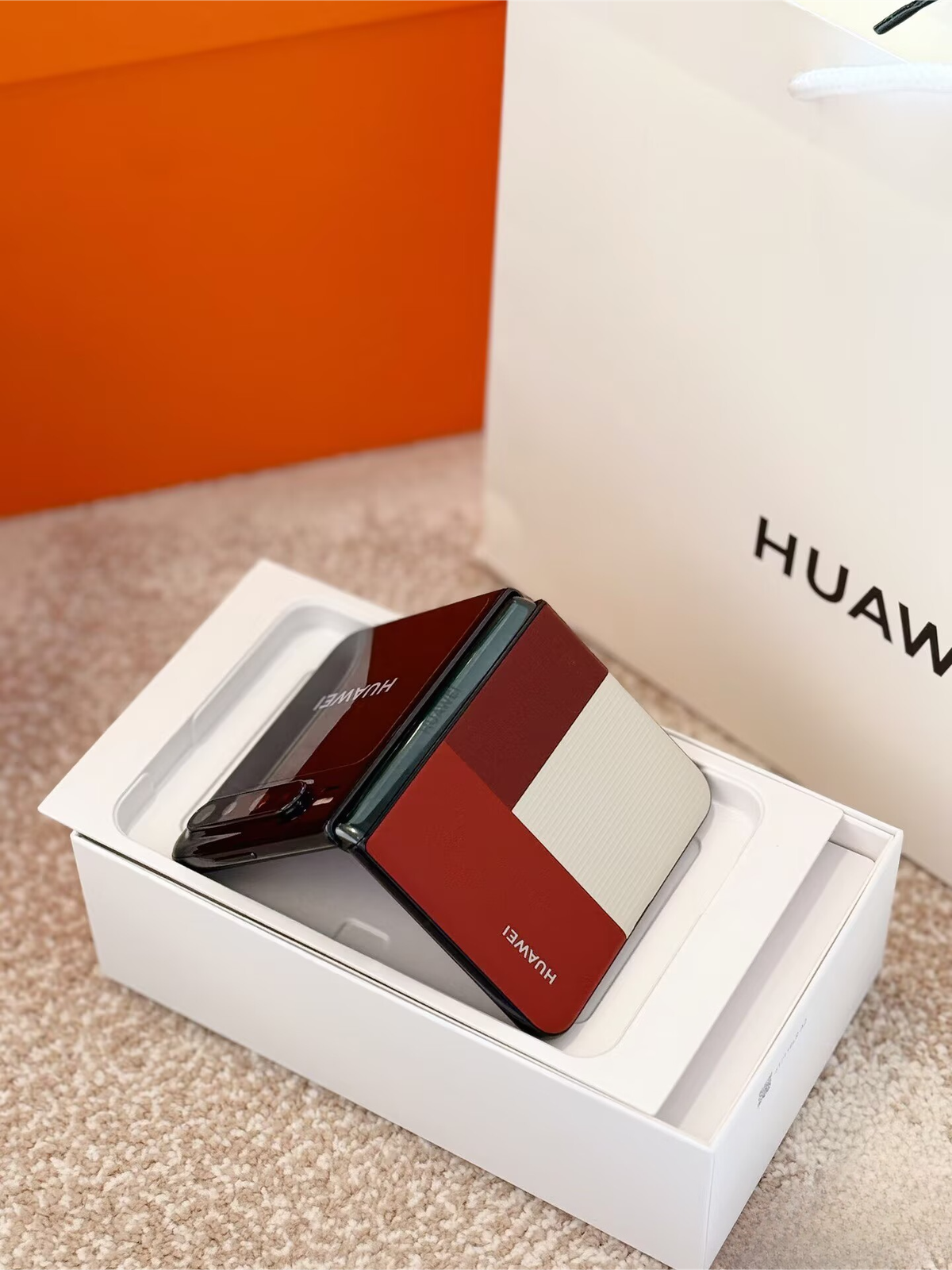 Huawei Pura X Ultimate Edition 5G Unlocked 16GB RAM Foldable Phone Google Storage 1TB 16GB RAM bundle description phone+charger Model Number VDE-AL00 colors Random Color - Image 3