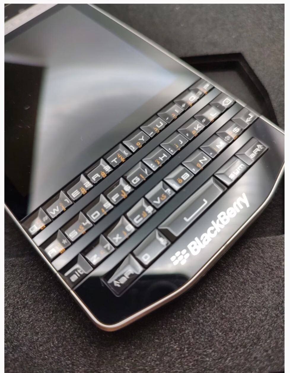BlackBerry Porsche Design P9983 - 64 GB - Black smartphone Color Black - Image 8