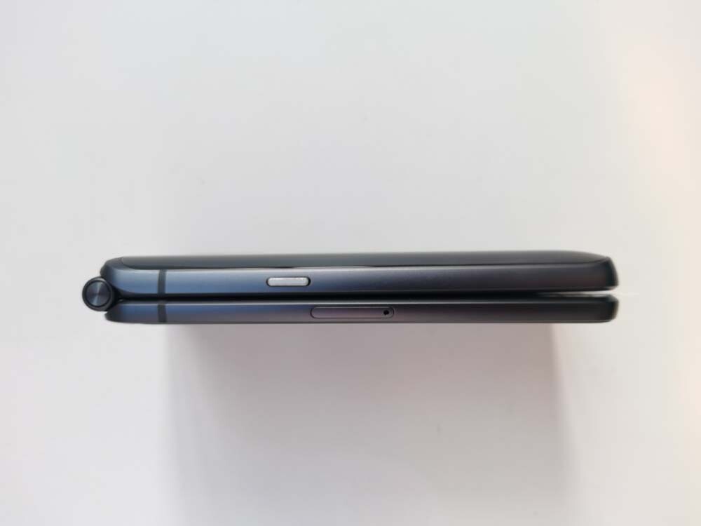 Original Samsung SM-W2017 Unlocked Android Flip Mobilephone Color silver - Image 5