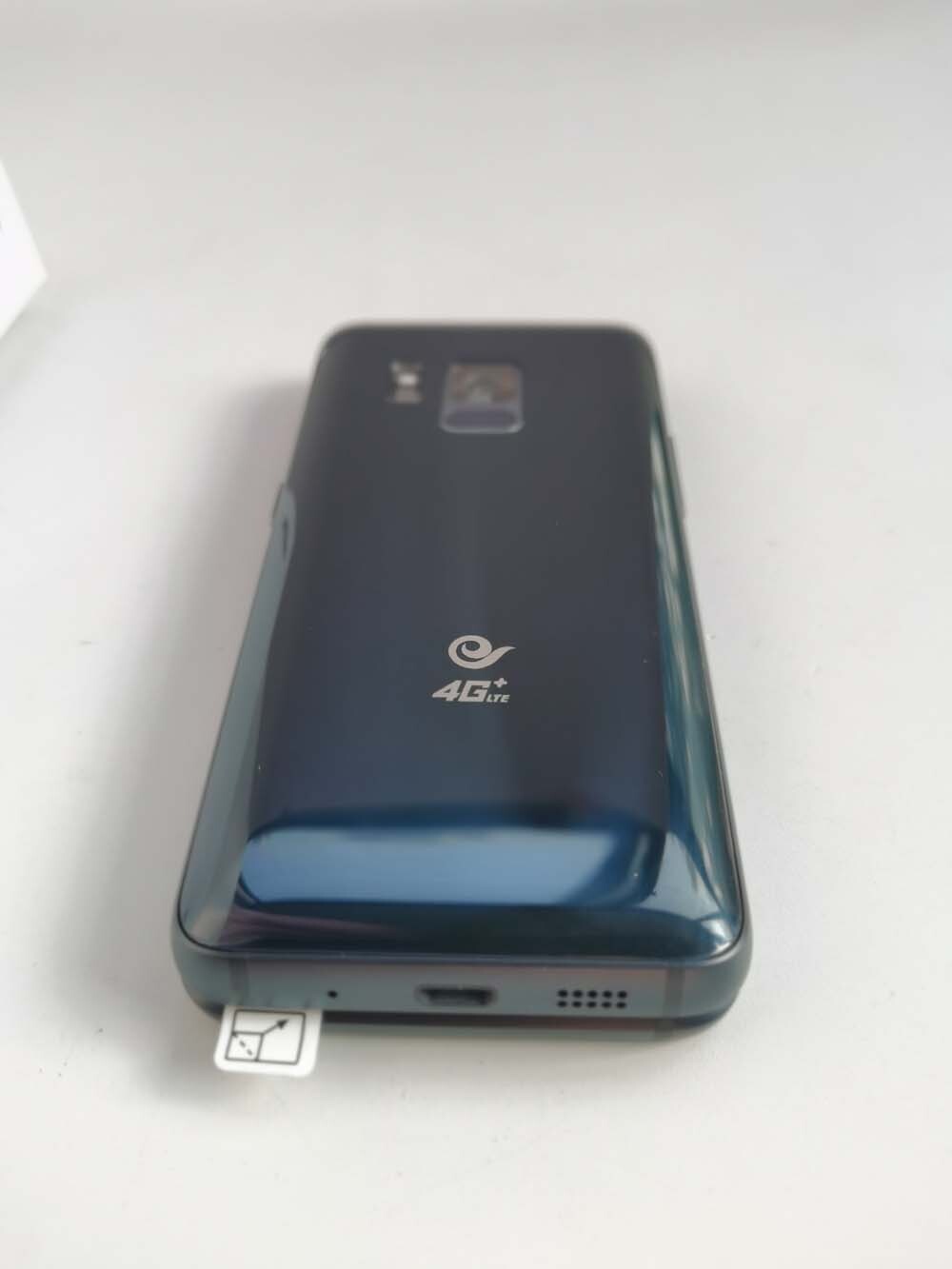 Original Samsung SM-W2017 Unlocked Android Flip Mobilephone Color silver - Image 9