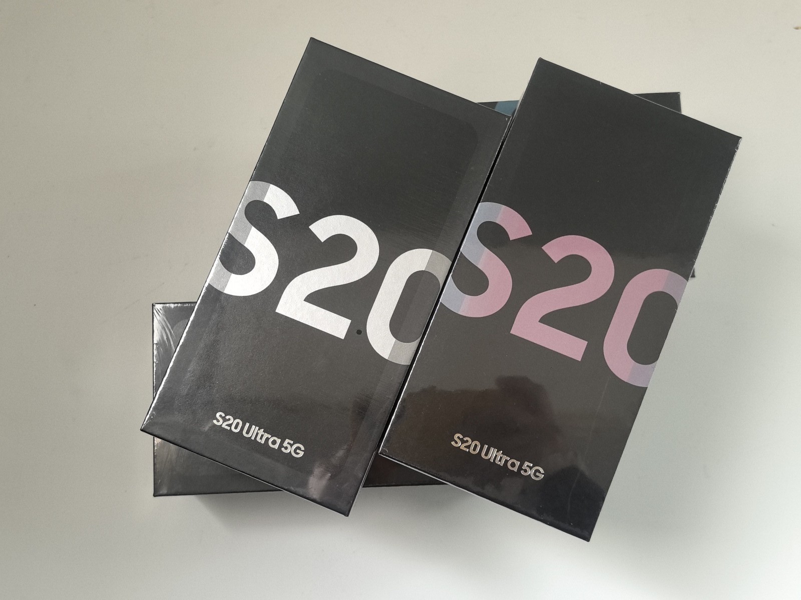 Samsung Galaxy S20 Ultra 5G G988U1 G988B G988B/DS 128GB 12GB RAM Color Random color Model SM-G988B/DS Storage Capacity 128GB