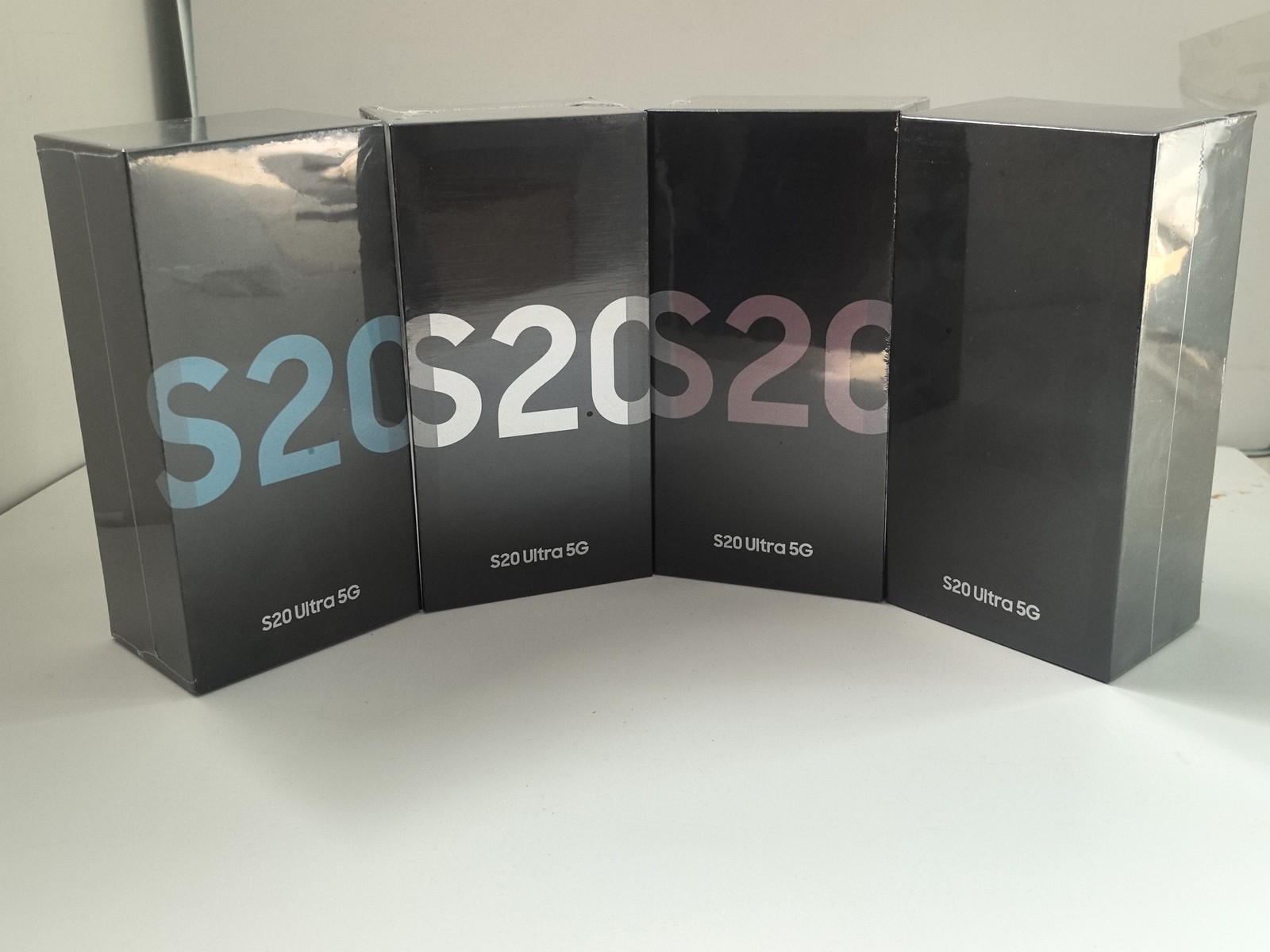 Samsung Galaxy S20 Ultra 5G G988U1 G988B G988B/DS 128GB 12GB RAM Color Random color Model SM-G988B/DS Storage Capacity 128GB - Image 2