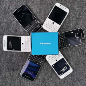Original BlackBerry Classic Q20 Black white Unlocked 16GB Smartphone Color White