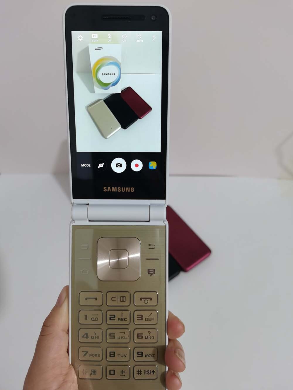 Samsung Galaxy Folder G1600 Dual SIM LTE Flip SmartPhone Unlocked Good Condition Color Burgundy battery 2 * batteries - Image 11