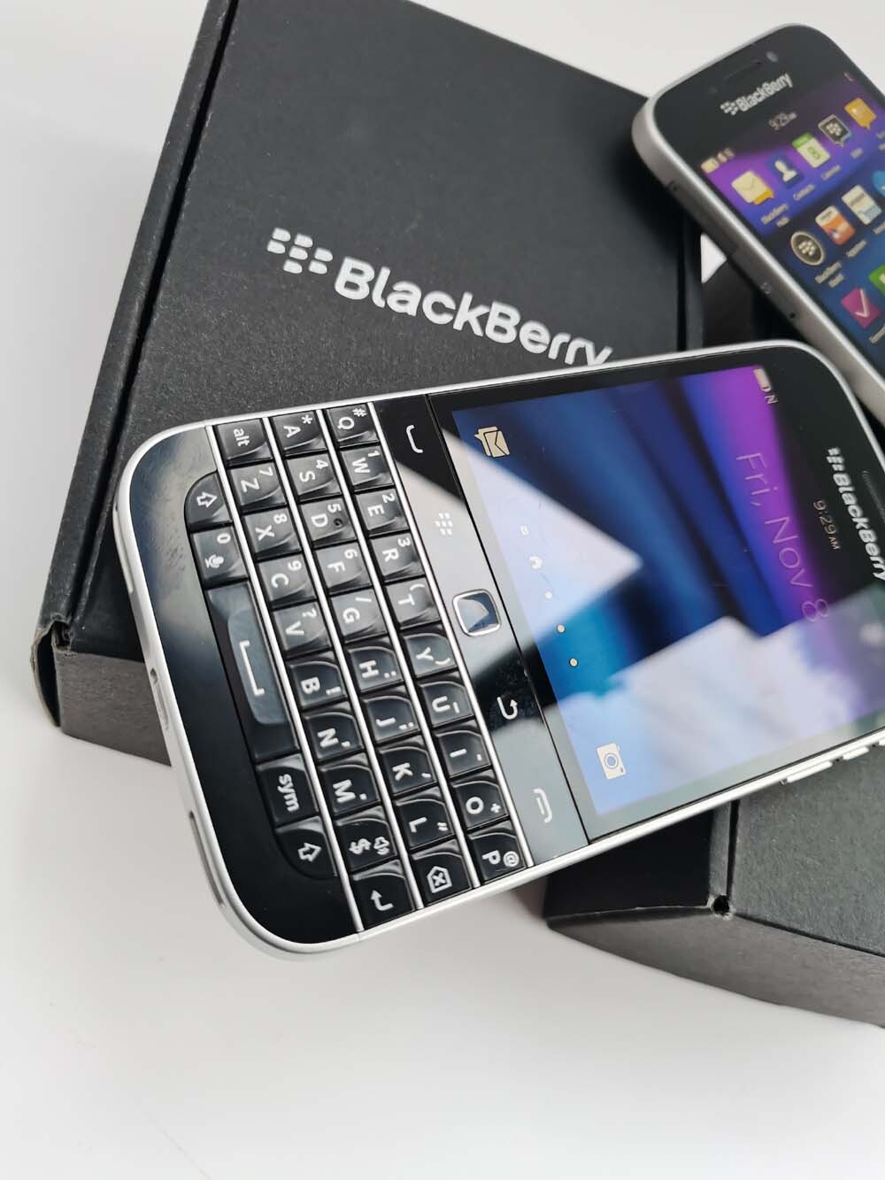 Original BlackBerry Classic Q20 Black white Unlocked 16GB Smartphone Color White - Image 9