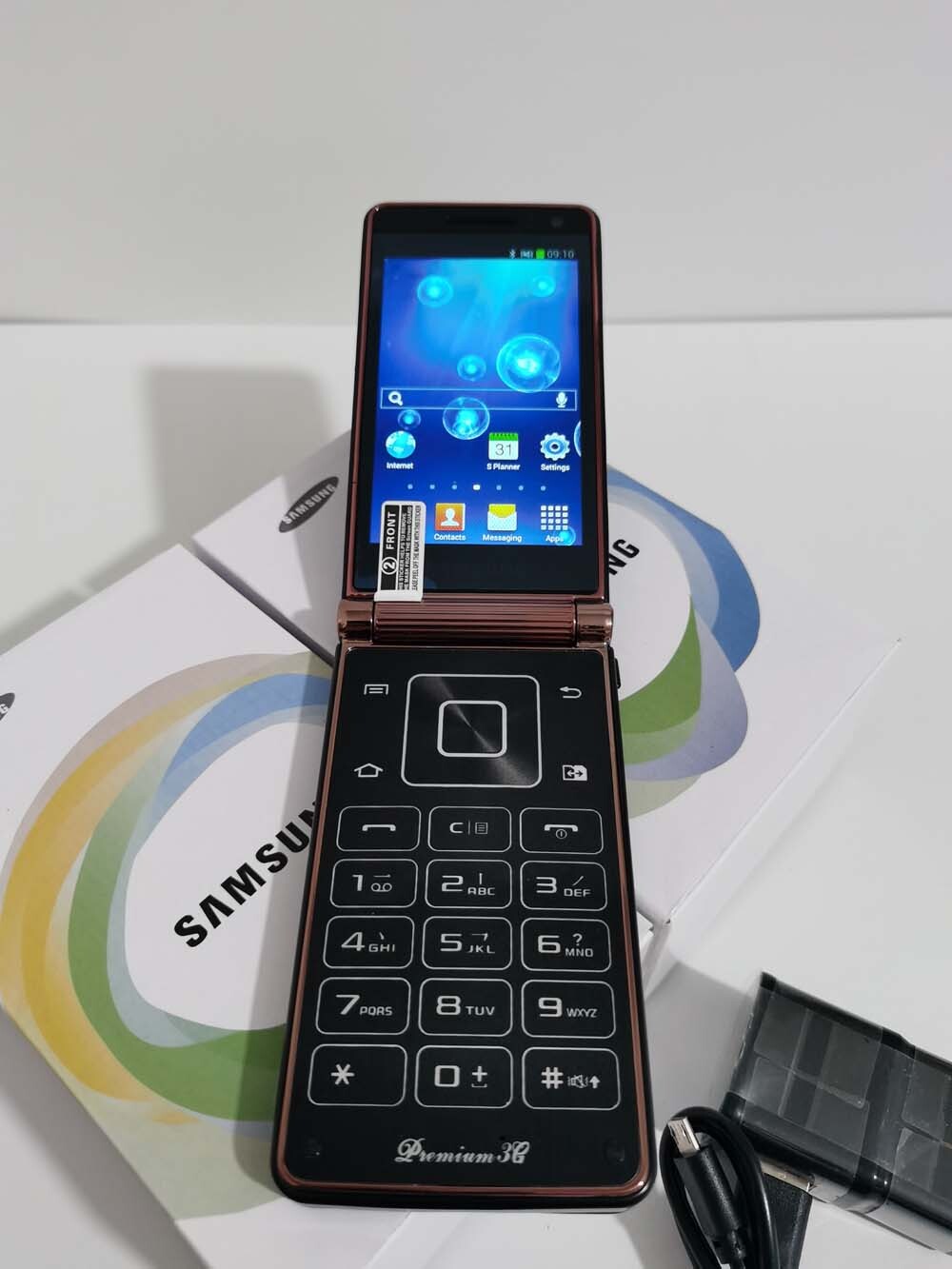 Samsung SCH-W2013 16GB Android 3G Clamshell Smart Phone - Unlocked Bundle Description W2013 - Image 3