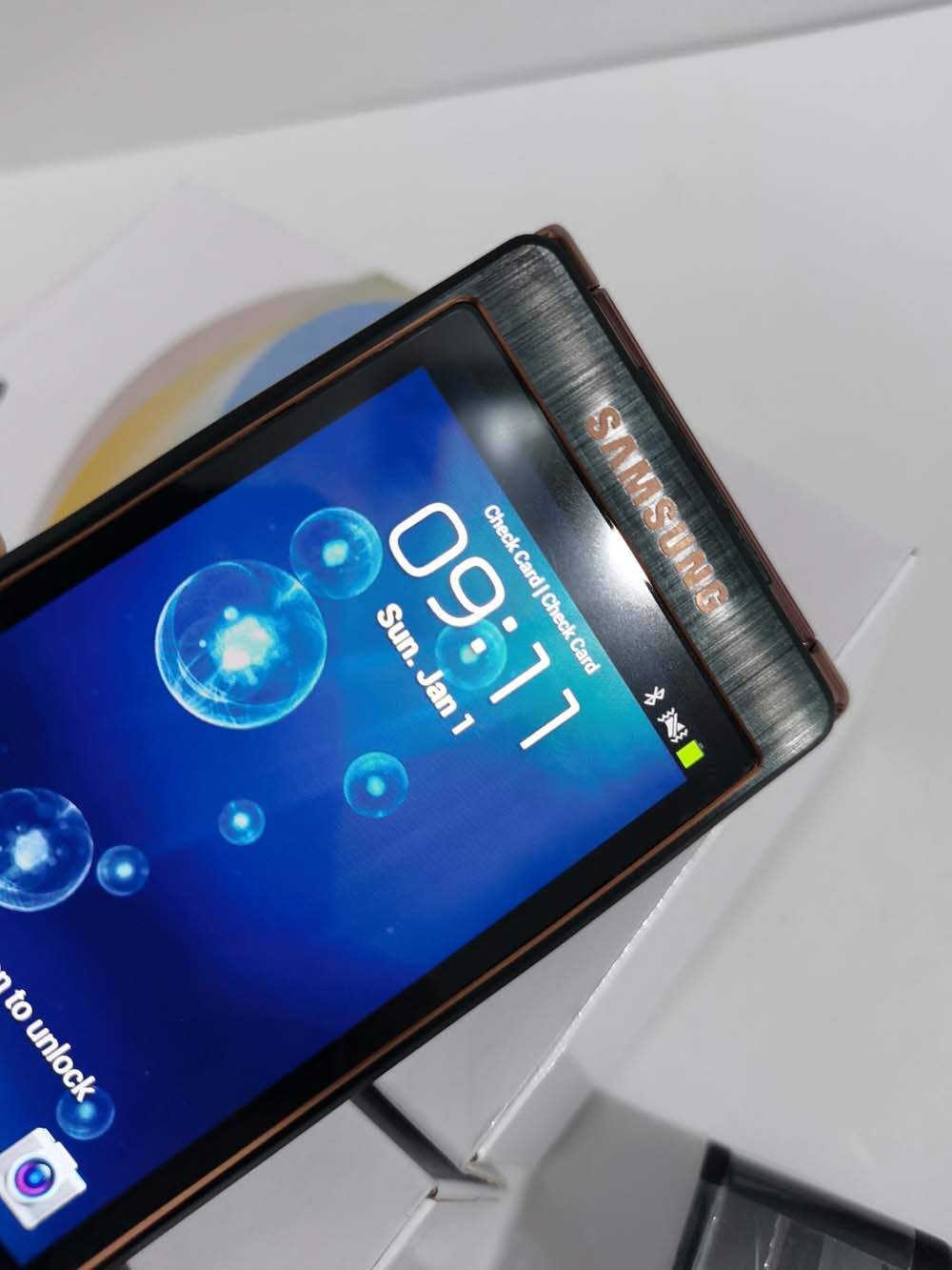 Samsung SCH-W2013 16GB Android 3G Clamshell Smart Phone - Unlocked Bundle Description W2013 - Image 10
