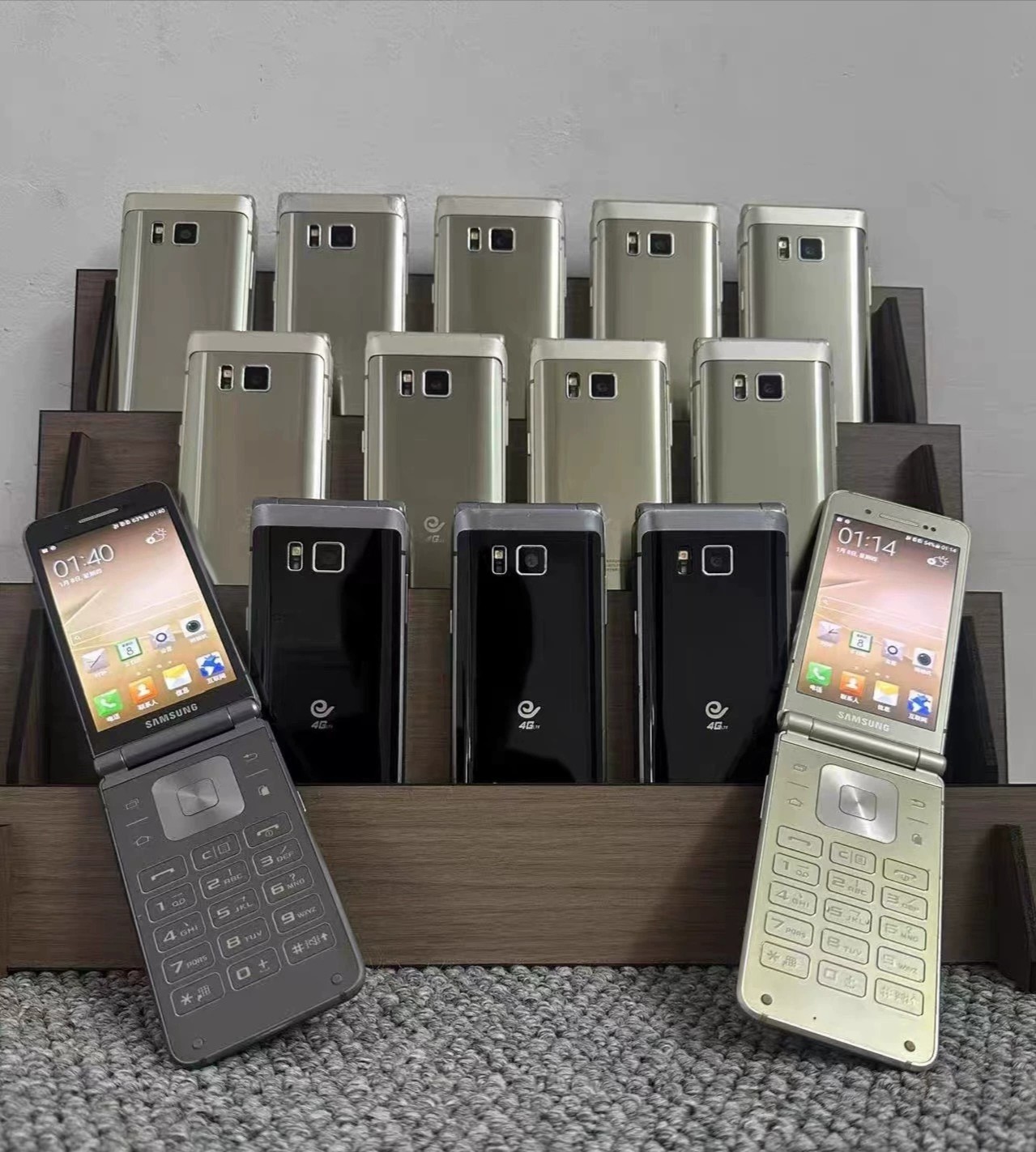 Samsung W2016 Android Unlocked 64GB SM-W2016 clamshell Phone C/N version Color Random color. Storage Capacity 64GB+3GB - Image 5
