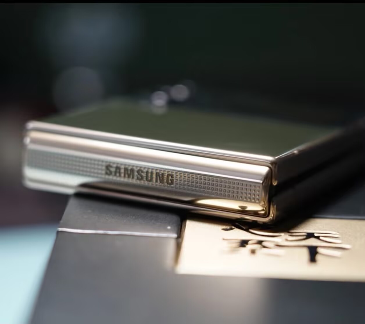 Samsung W23 Flip 5G 6.7" 12MP Snapdragon Foldable Google 12+512GB Color Random color Storage Capacity 12+512GB - Image 4