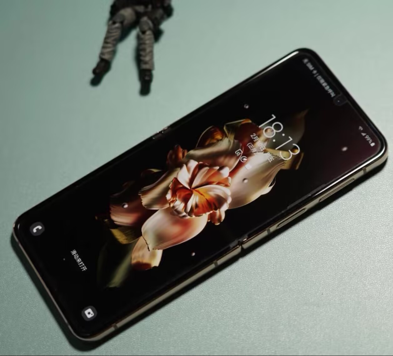 Samsung W23 Flip 5G 6.7" 12MP Snapdragon Foldable Google 12+512GB Color Random color Storage Capacity 12+512GB - Image 6