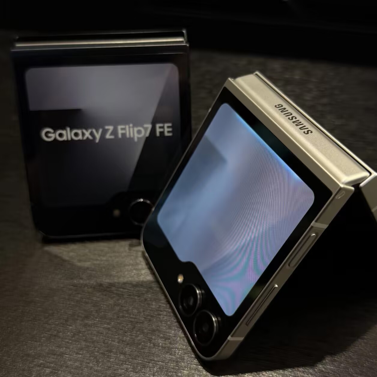 Samsung Galaxy Z Flip7 FE 5G 6.7" 50MP Exynos 2400 4000mAh Android Google Color Random color Storage Capacity 8+256GB - Image 4