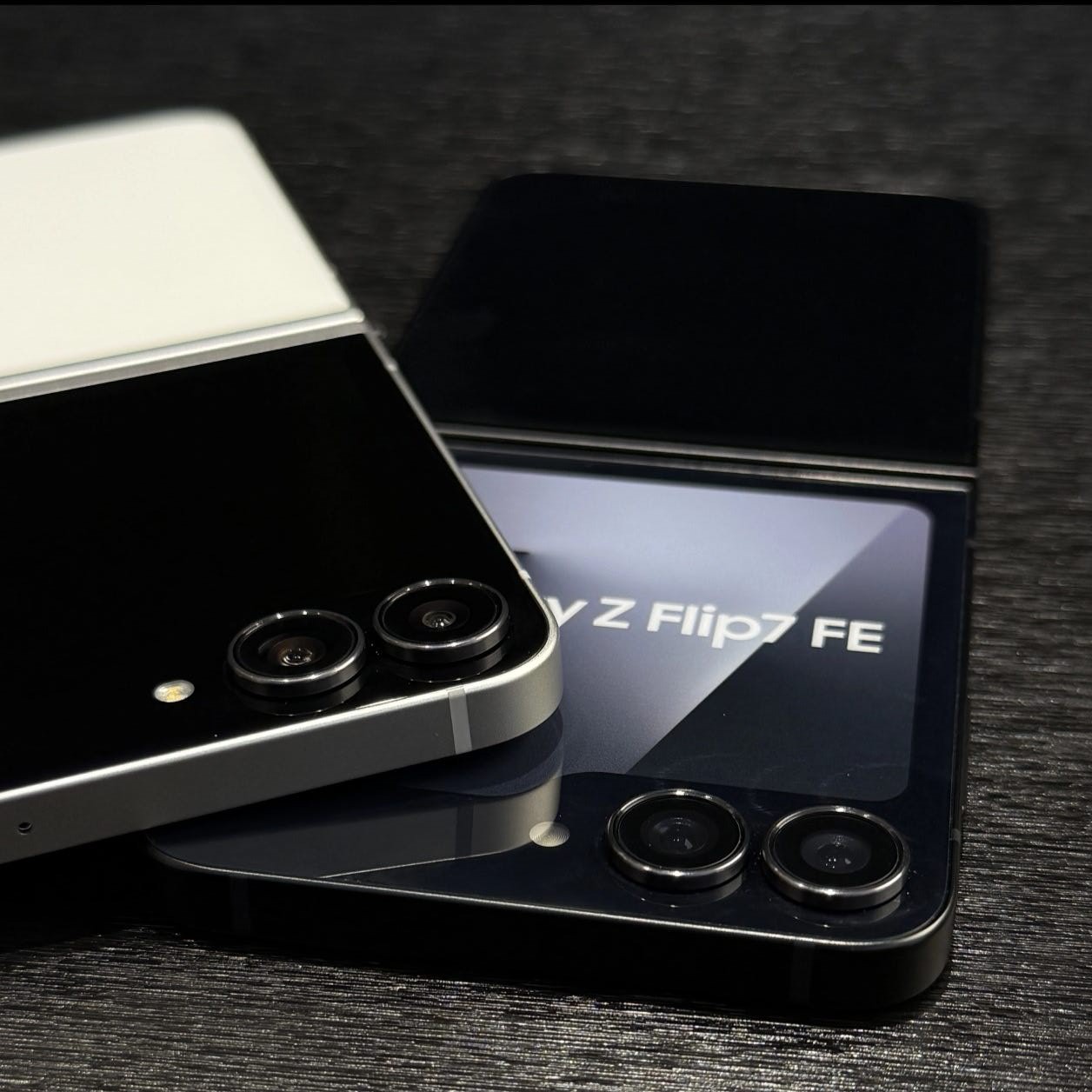Samsung Galaxy Z Flip7 FE 5G 6.7" 50MP Exynos 2400 4000mAh Android Google Color Random color Storage Capacity 8+256GB - Image 5