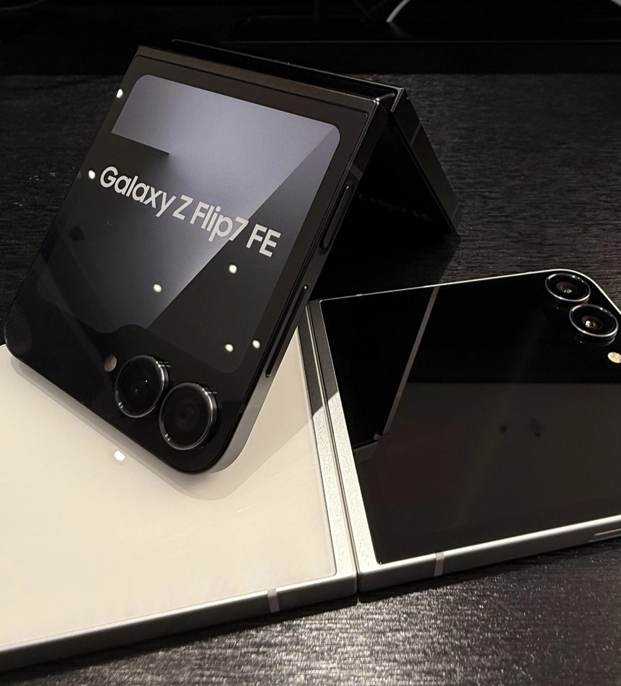 Samsung Galaxy Z Flip7 FE 5G 6.7" 50MP Exynos 2400 4000mAh Android Google Color Random color Storage Capacity 8+256GB - Image 6