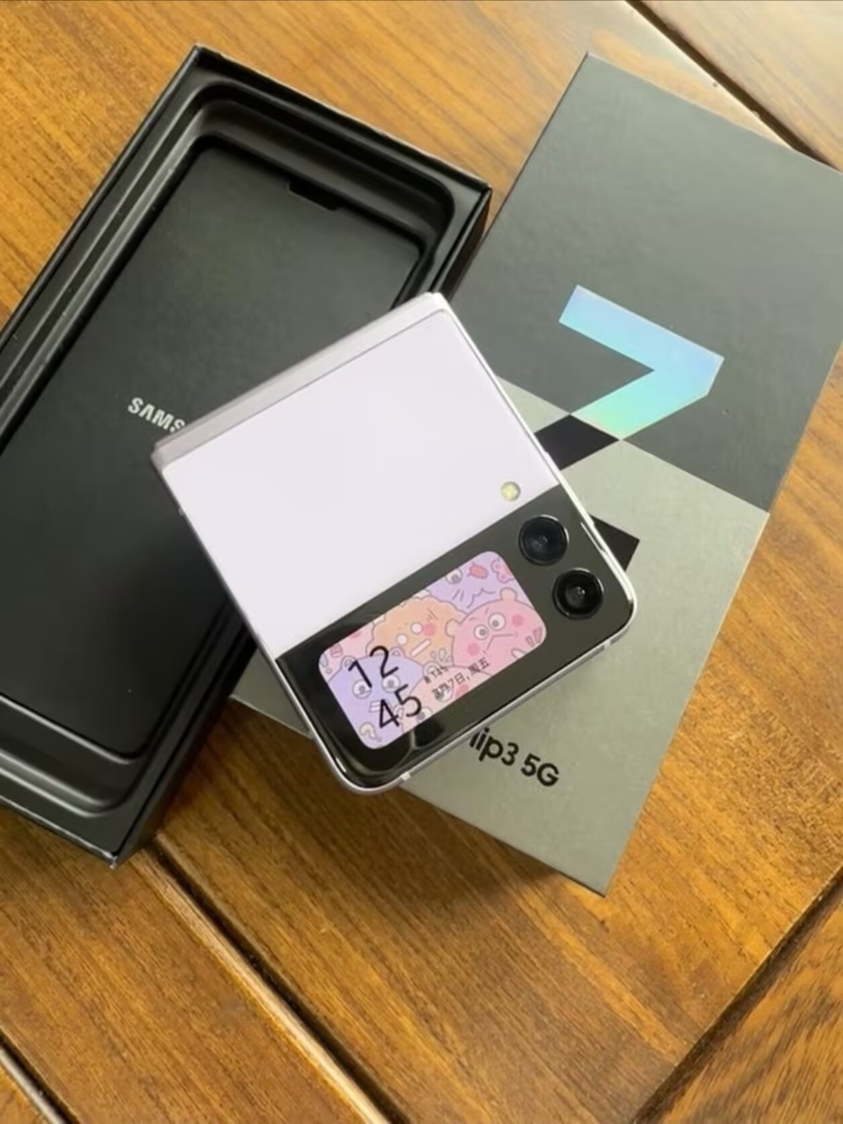 Global Samsung Galaxy Z Flip3 5G 6.7" 12MP Snapdragon 888 5G Android Google Color Random color Storage Capacity 8+128GB
