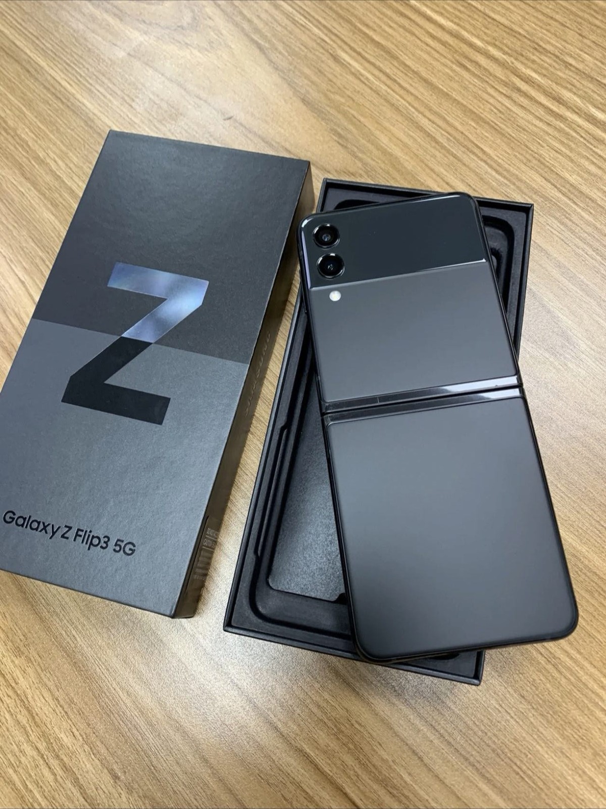 Global Samsung Galaxy Z Flip3 5G 6.7" 12MP Snapdragon 888 5G Android Google Color Random color Storage Capacity 8+128GB - Image 2