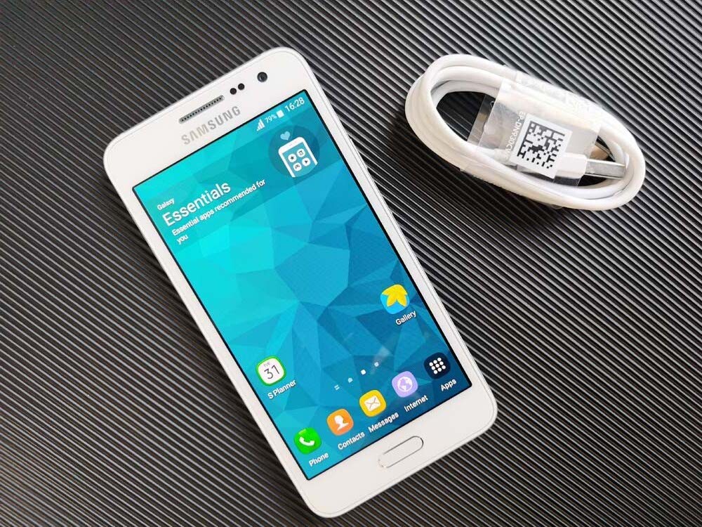 Samsung Galaxy A3 4.5" 8MP SM-A300F Unlocked 4G Android 16GB 1900mAh Color Random color Model SM-A300F
