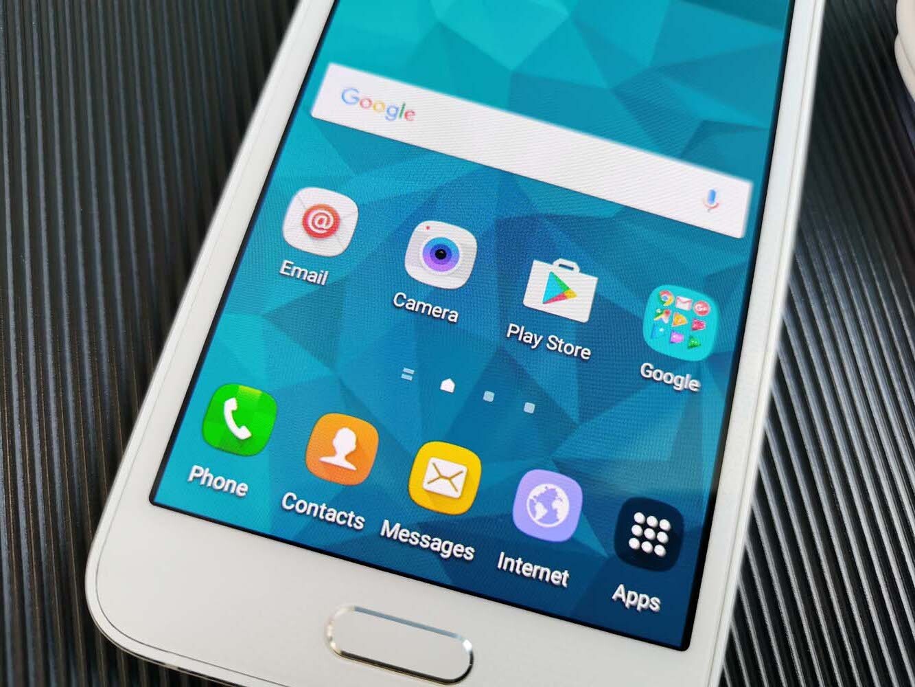 Samsung Galaxy A3 4.5" 8MP SM-A300F Unlocked 4G Android 16GB 1900mAh Color Random color Model SM-A300F - Image 3