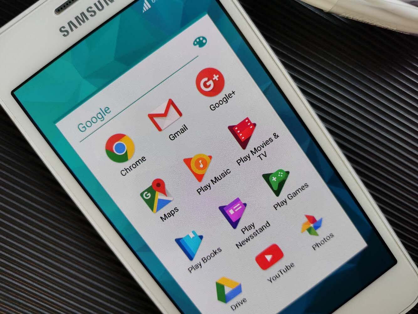 Samsung Galaxy A3 4.5" 8MP SM-A300F Unlocked 4G Android 16GB 1900mAh Color Random color Model SM-A300F - Image 4