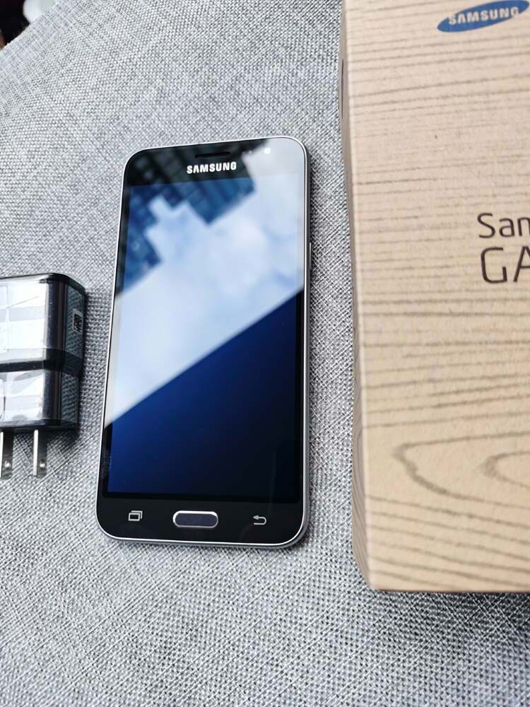 Samsung Galaxy J3 (2016) SM-J320F (EMEA) Android 8GB Mobilephone Unlocked Color Random color Model SM-J320F - Image 3