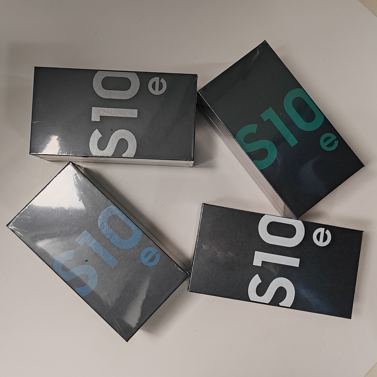 Sealed Samsung Galaxy S10e 5.8" 16MP 128GB Android SM-G970F/DS (Global) Storage 6GB+128GB Model SM-G970U (USA)