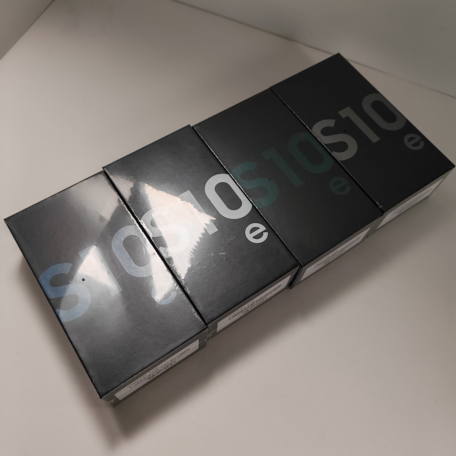 Sealed Samsung Galaxy S10e 5.8" 16MP 128GB Android SM-G970F/DS (Global) Storage 6GB+128GB Model SM-G970U (USA) - Image 3