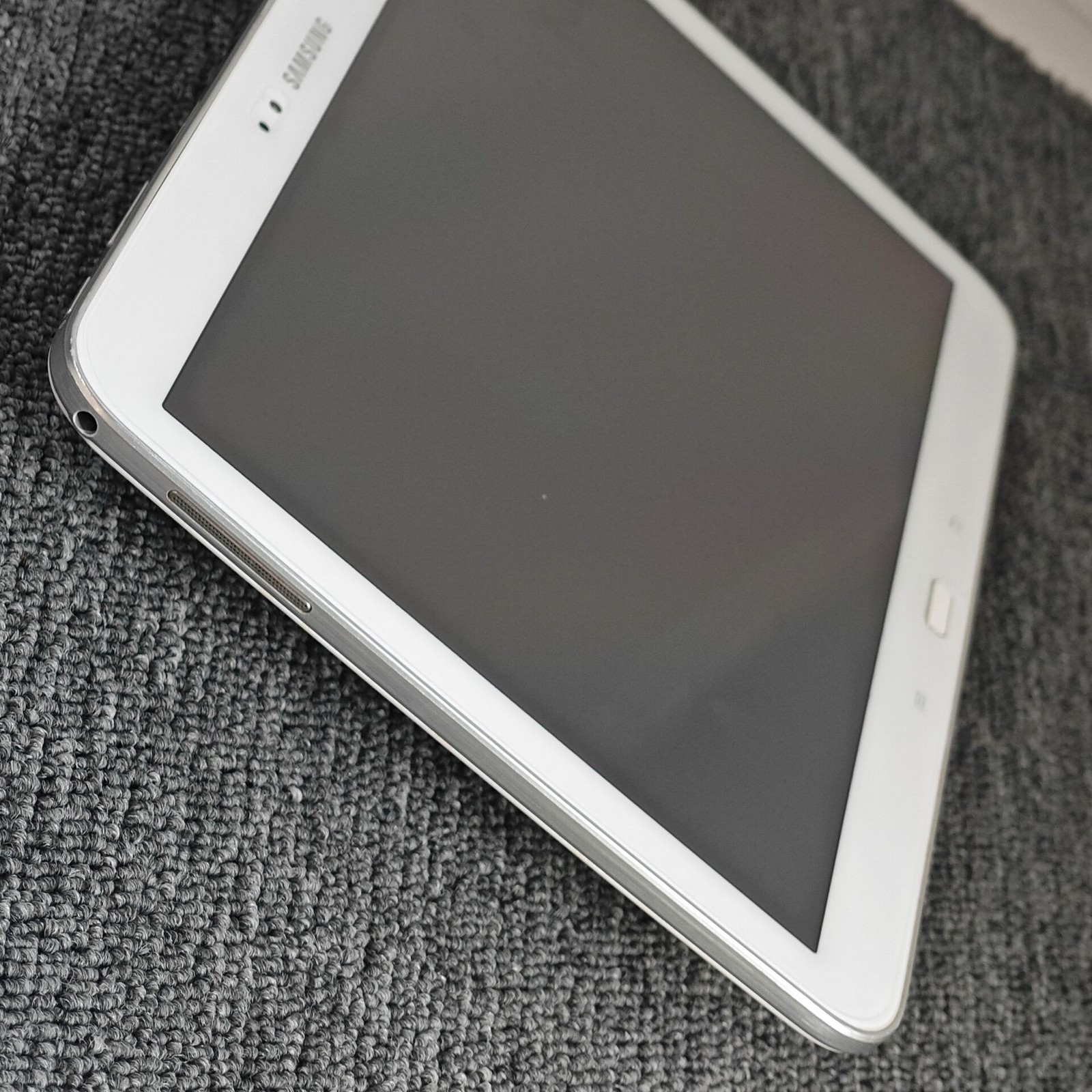 Samsung Galaxy Tab 3 10.1-inch 3G GT-P5200 WiFi Android 4.2 10.1" 16GB - Image 9