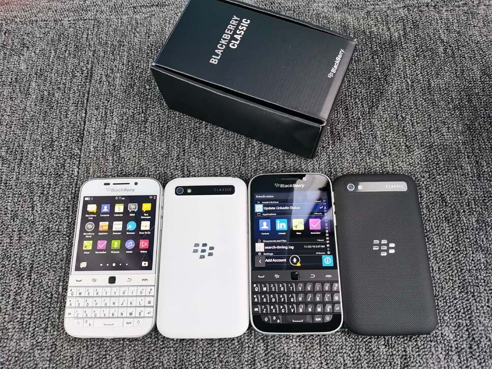 Original Unlocked - BlackBerry Classic Q20 - 16GB Keyboard Smartphone Color White