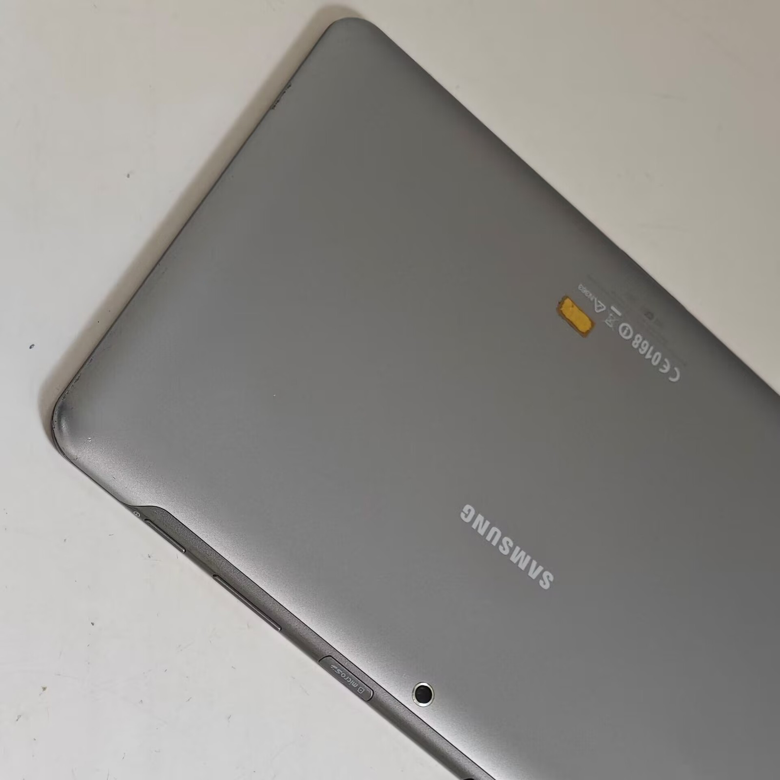 Samsung Galaxy Tab 2 10.1 GT-P5100 Tablet Android 4.0.3 Wi-Fi 16GB - Image 4