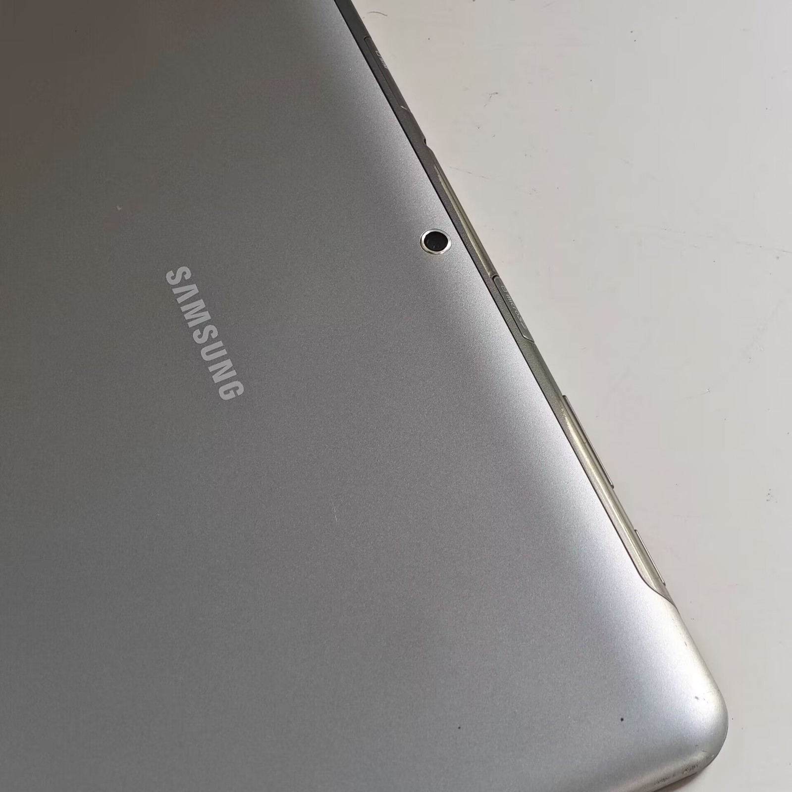 Samsung Galaxy Tab 2 10.1 GT-P5100 Tablet Android 4.0.3 Wi-Fi 16GB - Image 6