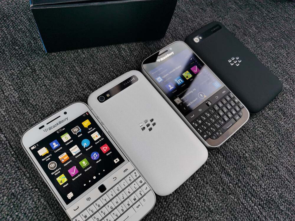 Original Unlocked - BlackBerry Classic Q20 - 16GB Keyboard Smartphone Color White - Image 2
