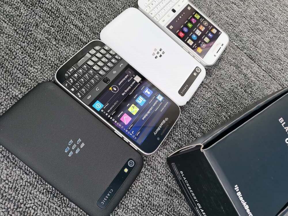 Original Unlocked - BlackBerry Classic Q20 - 16GB Keyboard Smartphone Color White - Image 3