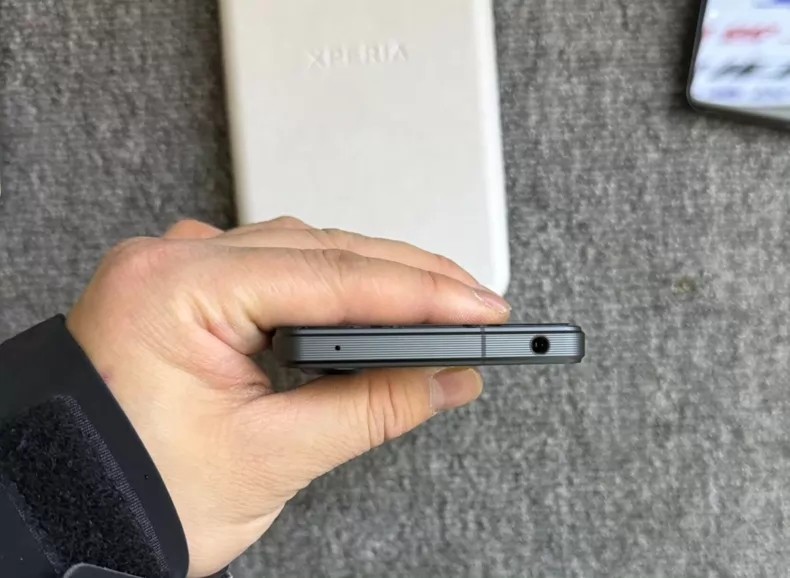 Global Sony Xperia 1 V 5G XQDQ62/B, XQ-DQ72, XQ-DQ54 Global storage 256GB 12GB RAM Model Number XQ-DQ54 Global - Image 5