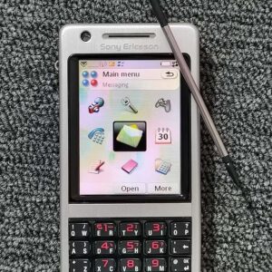 Sony Ericsson P1 P1i UMTS Unlocked 2G 3G 3MP 2.6" Smartphone - Silver Black battery 1*battery