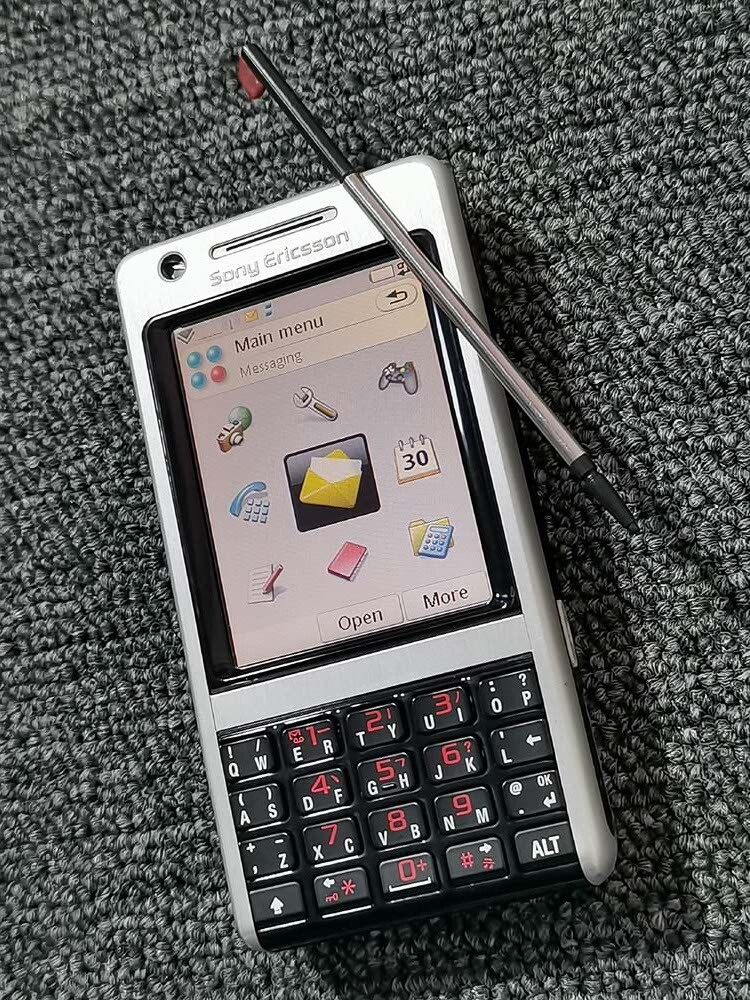 Sony Ericsson P1 P1i UMTS Unlocked 2G 3G 3MP 2.6" Smartphone - Silver Black battery 1*battery - Image 2