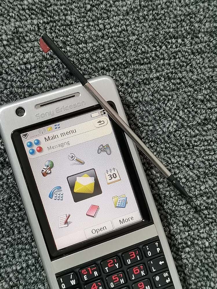 Sony Ericsson P1 P1i UMTS Unlocked 2G 3G 3MP 2.6" Smartphone - Silver Black battery 1*battery - Image 3