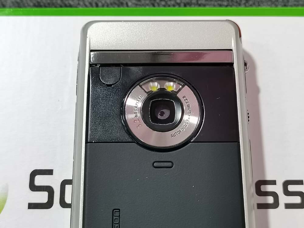 Sony Ericsson P1 P1i UMTS Unlocked 2G 3G 3MP 2.6" Smartphone - Silver Black battery 1*battery - Image 12