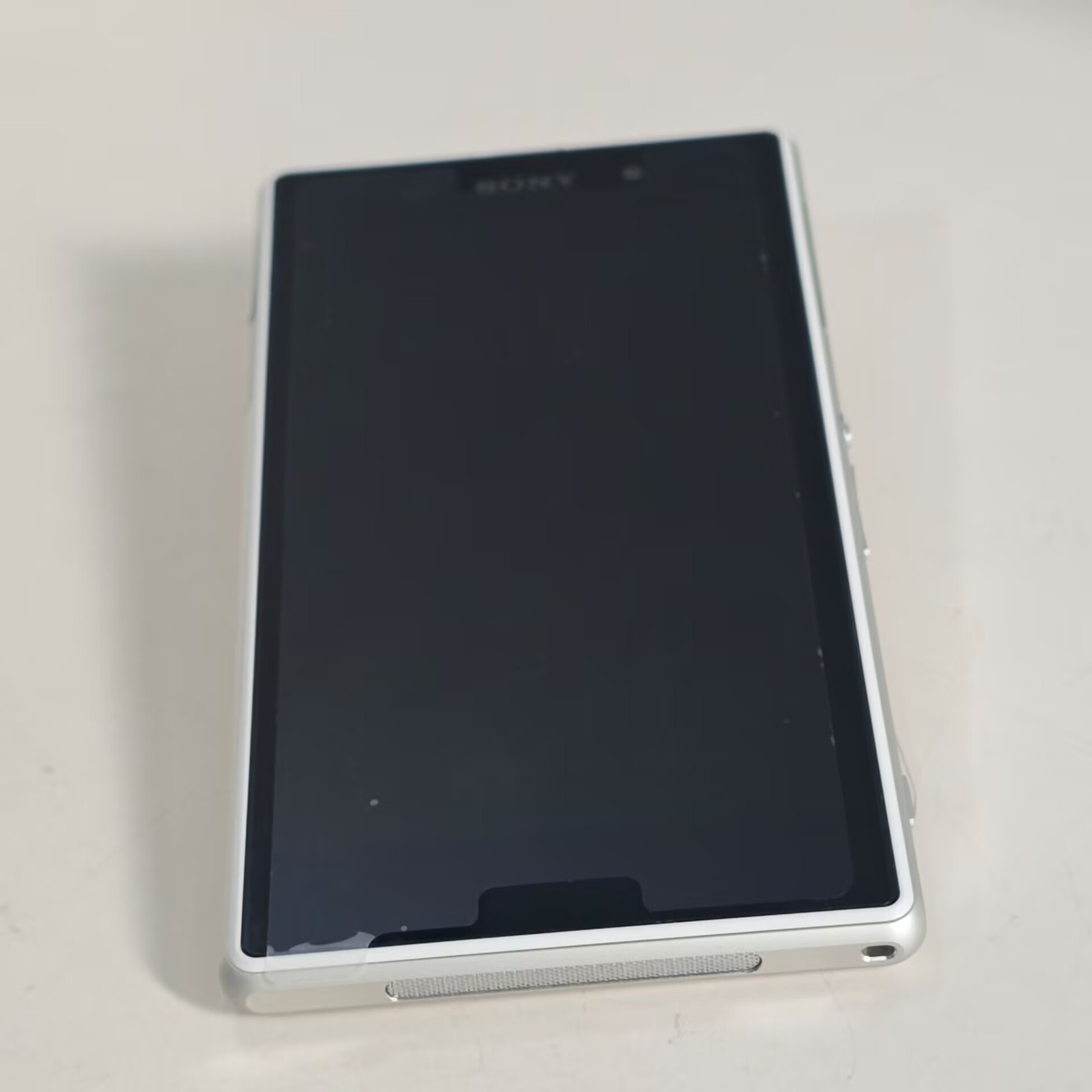 Sony Xperia Z1 16GB - (Unlocked) Smartphone Single Sim Android mobile - Image 8