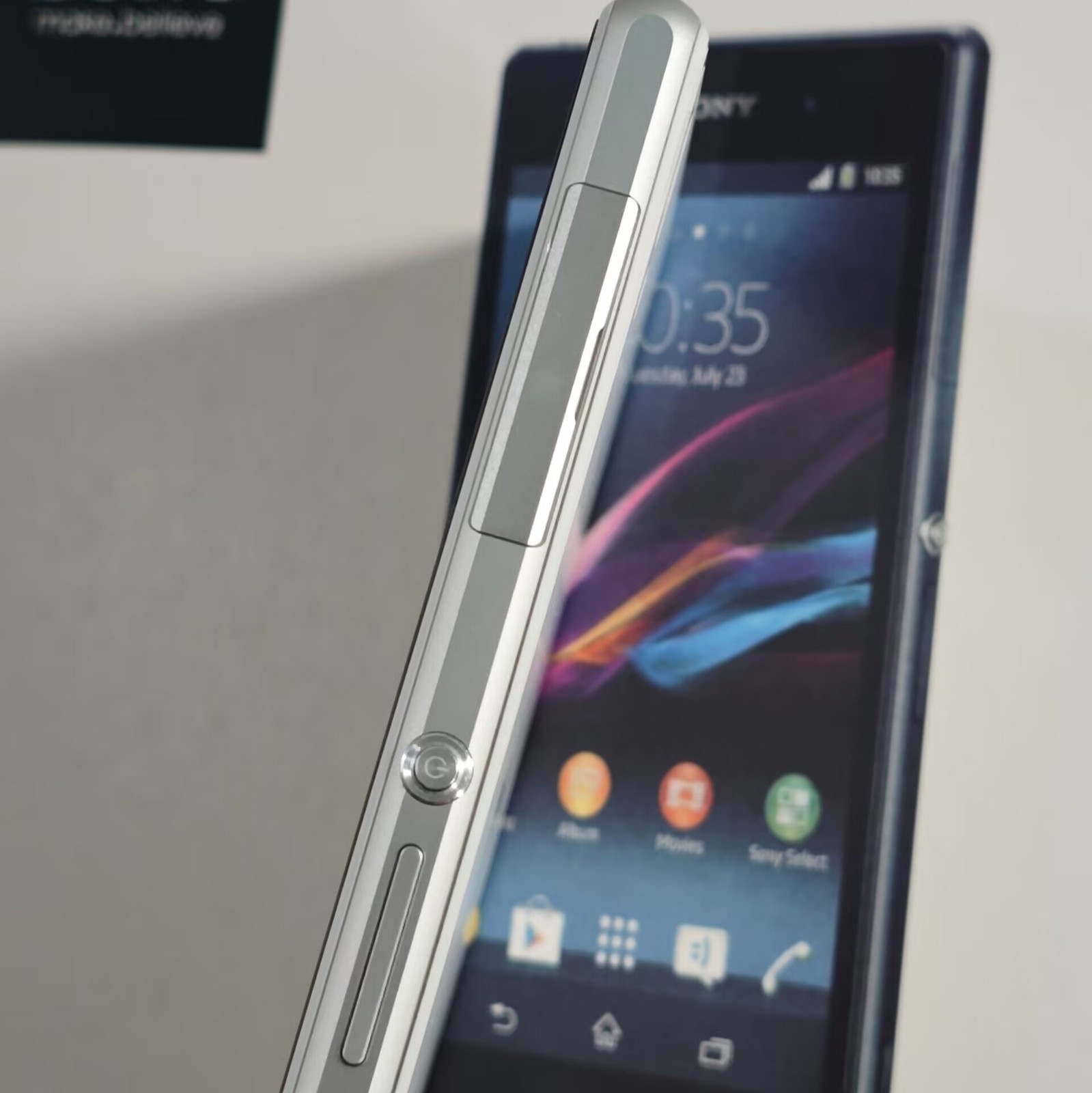 Sony Xperia Z1 16GB - (Unlocked) Smartphone Single Sim Android mobile - Image 9