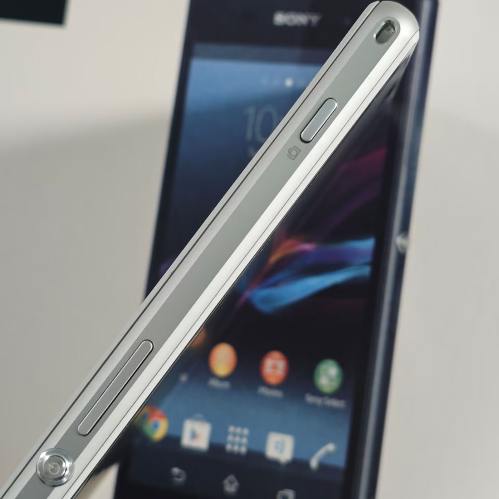 Sony Xperia Z1 16GB - (Unlocked) Smartphone Single Sim Android mobile - Image 11