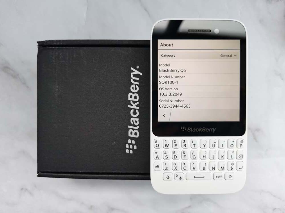 BlackBerry Q5 Unlocked 4G WiFi LTE 8GB 5MP QWERTY keyboard Cellphone (SQR100-1) Color White - Image 4