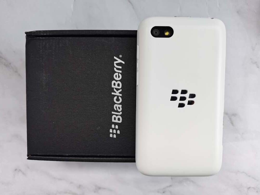 BlackBerry Q5 Unlocked 4G WiFi LTE 8GB 5MP QWERTY keyboard Cellphone (SQR100-1) Color White - Image 7