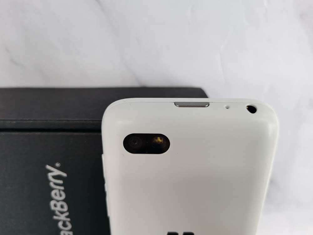 BlackBerry Q5 Unlocked 4G WiFi LTE 8GB 5MP QWERTY keyboard Cellphone (SQR100-1) Color White - Image 13
