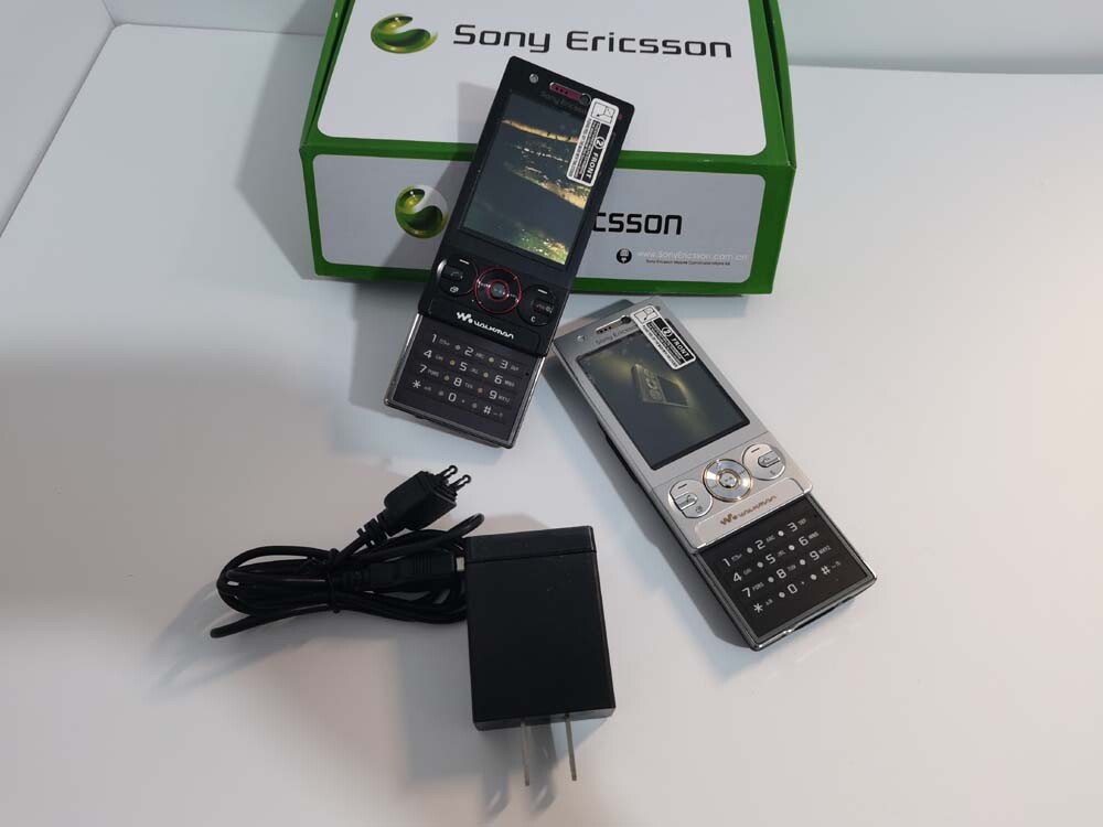 Unlocked Sony Ericsson W705 3G networks Working well Black & Silver Bundle Description 1 battery Color Black - Image 14