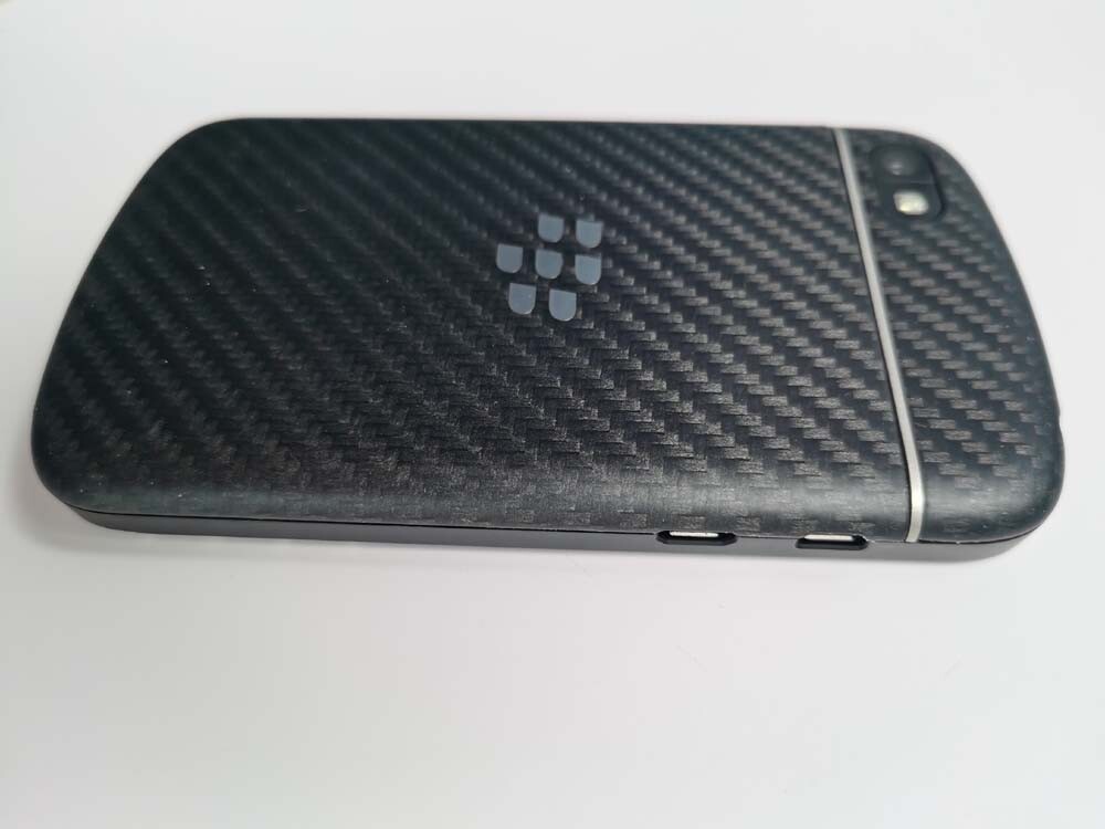 BlackBerry Q10 - Unlocked 8MP 4G 16GB storage OS10 Cellphone (Verizon Wireless) Color White Battery 2 * batteries - Image 3