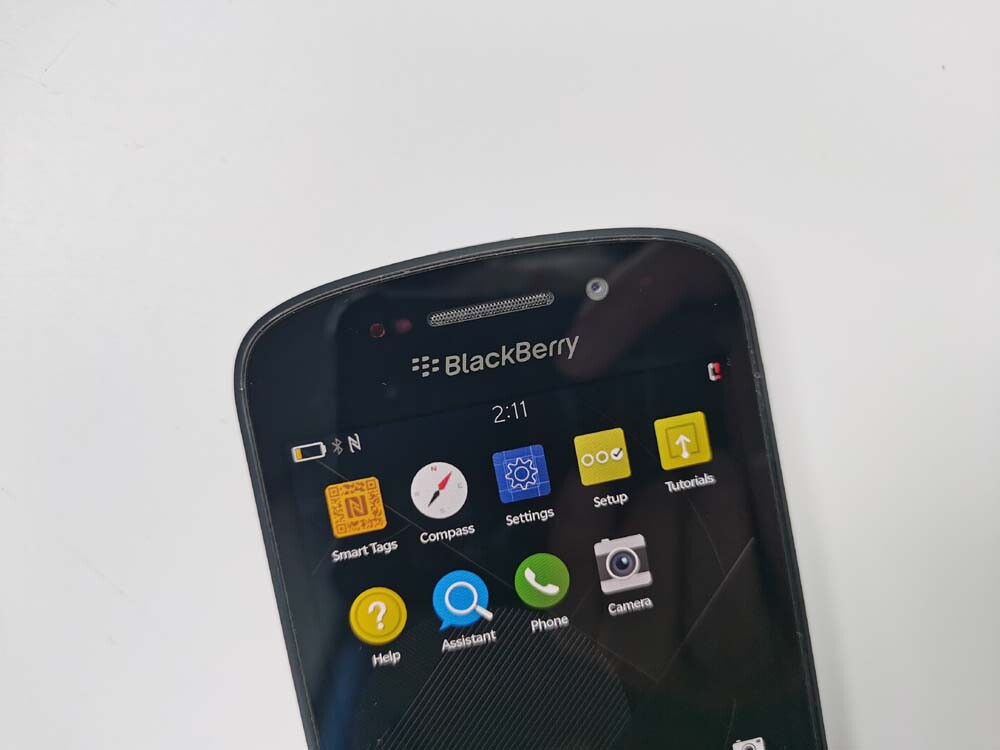 BlackBerry Q10 - Unlocked 8MP 4G 16GB storage OS10 Cellphone (Verizon Wireless) Color White Battery 2 * batteries - Image 5