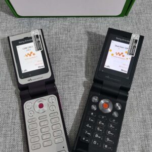 Sony Ericsson W380i 14MB 2G GSM Mini-SIM clamshell Keyboard Cellphone (Unlocked) Bundle Description 1 * battery Color Purple